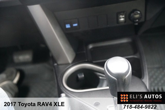 2017 Toyota RAV4 XLE 