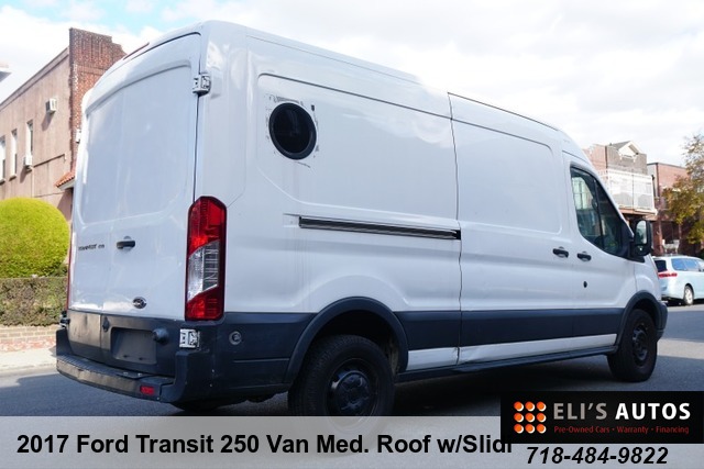2017 Ford Transit 250 Van Med. Roof w/Sliding Pass. 148- WB