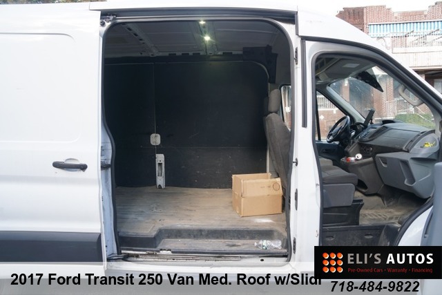 2017 Ford Transit 250 Van Med. Roof w/Sliding Pass. 148- WB